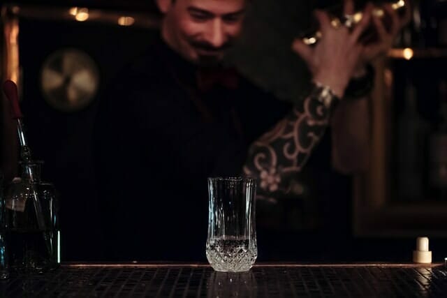 Experienced and Successful Bartenders 2 Experienced bartender