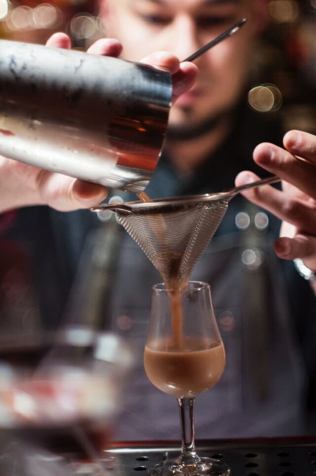 Experienced and Successful Bartenders 1 Experienced and successful bartenders